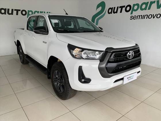TOYOTA HILUX 2.8 D-4D TURBO DIESEL CD SR 4X4 AUTOMÁTICO